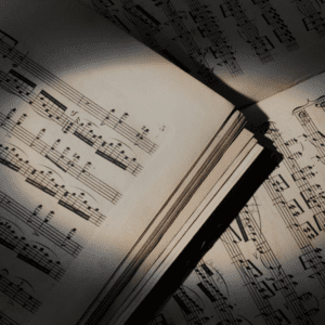 Não devemos ser viciados em partitura pra tocar as músicas, nem em partitura, nem numa só tonalidade.